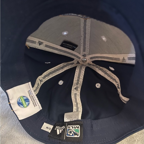 (NWOT) Authentic Adidas LA Galaxy Hat (Unisex) - Picture 3 of 3